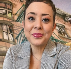 Author photo of Erin Entrada Kelly